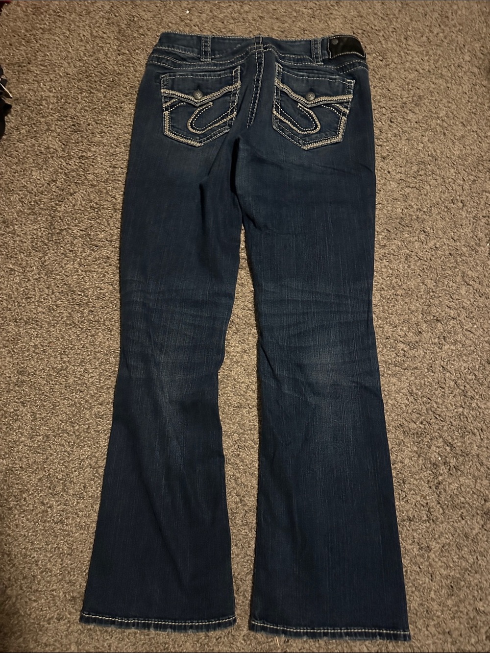 Silver Suki Women’s Dark Wash Slim Boot Cut Jeans